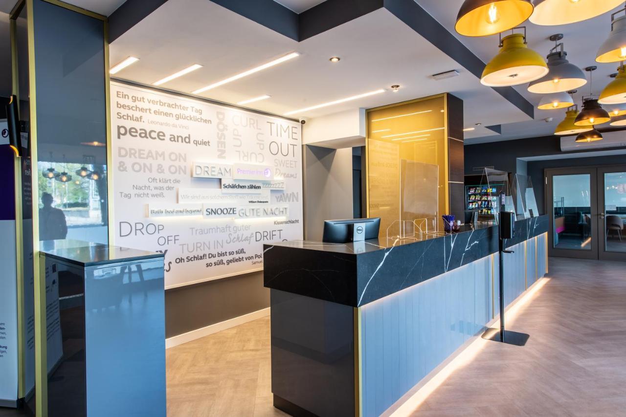 Premier Inn Saarbruecken City Centre ภายนอก รูปภาพ
