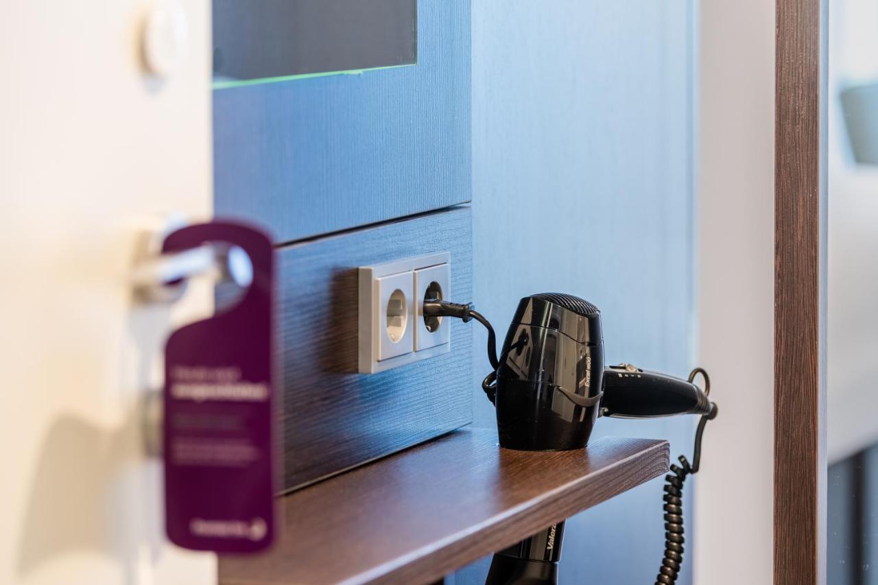 Premier Inn Saarbruecken City Centre ภายนอก รูปภาพ