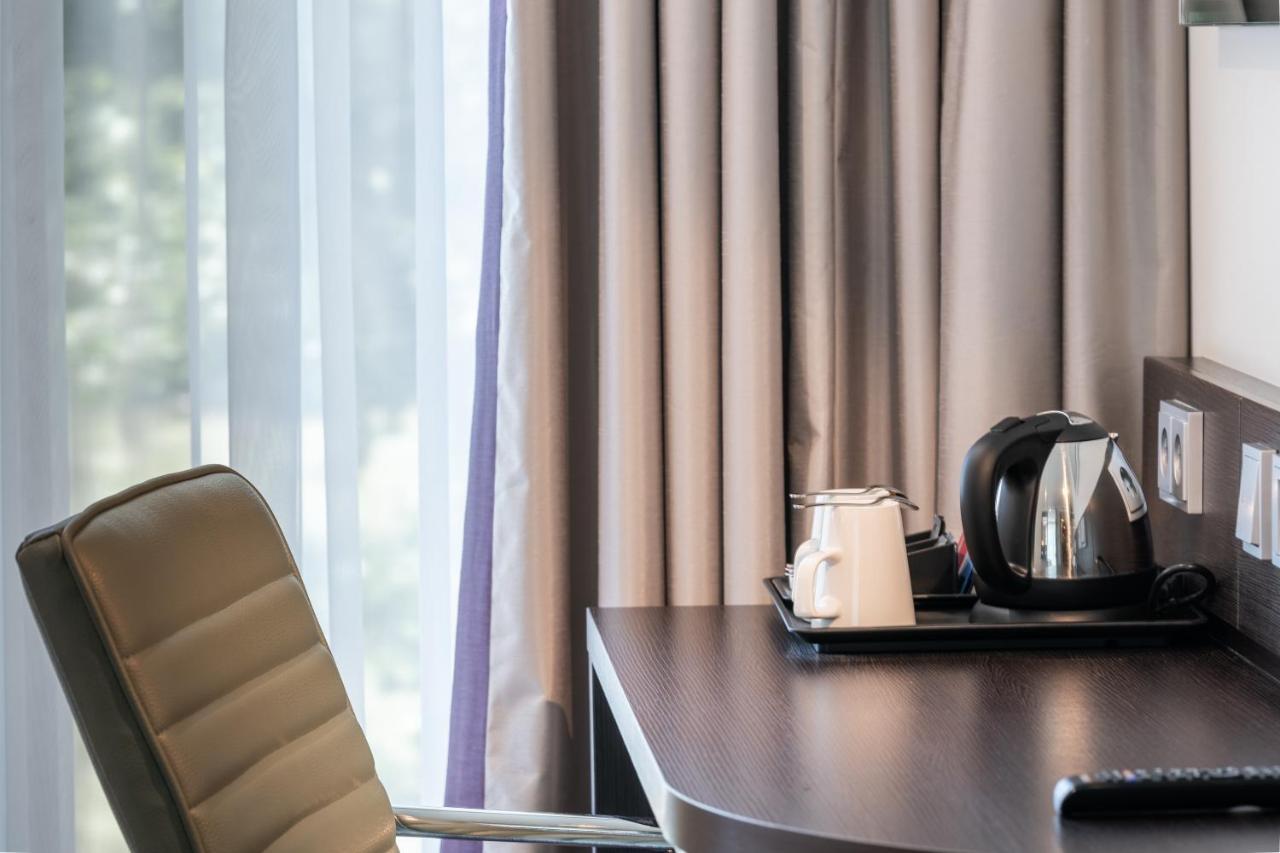 Premier Inn Saarbruecken City Centre ภายนอก รูปภาพ