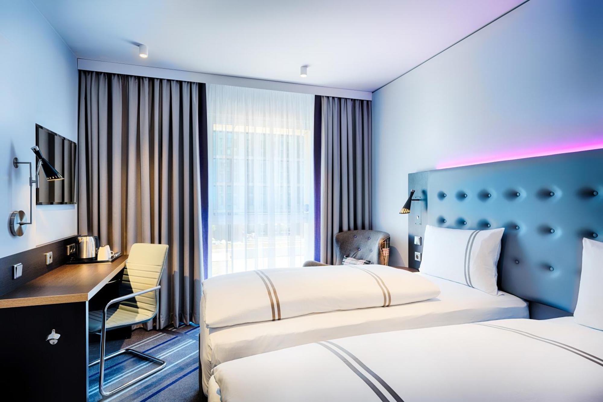 Premier Inn Saarbruecken City Centre ภายนอก รูปภาพ